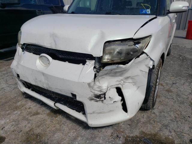 JTLZE4FE5EJ061661 - 2014 TOYOTA SCION XB Weiß Foto 9