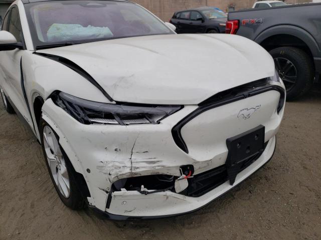 3FMTK3RM7NMA25377 - 2022 FORD MUSTANG MA WHITE photo 9