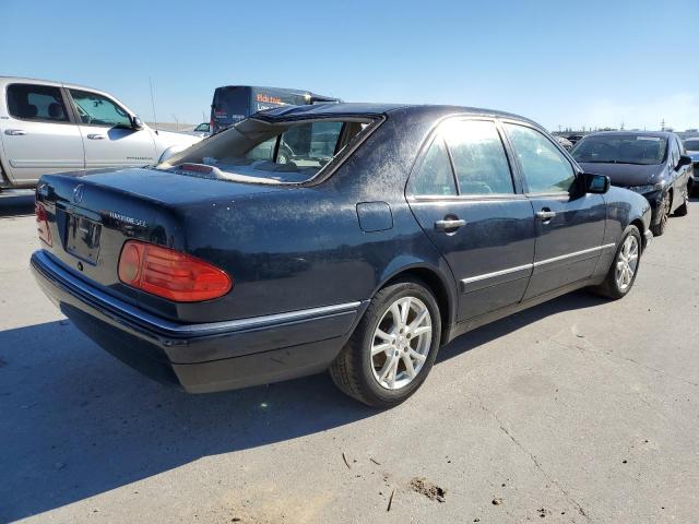 WDBJF25H4XA778544 - 1999 MERCEDES-BENZ E 300TD BLUE photo 4