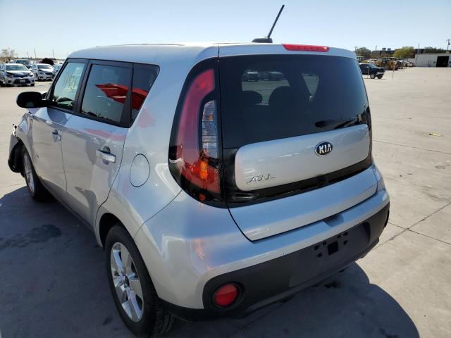 KNDJN2A24K7655189 - 2019 KIA SOUL SILVER photo 3