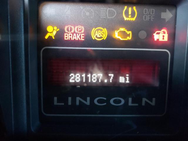 5LMFU28547LJ04857 - 2007 LINCOLN NAVIGATOR შავი ფოტო 8