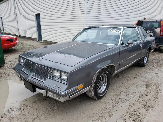 1G3GM47Y3GR359628 - 1986 OLDSMOBILE CUTLASS SU GRAY photo 2