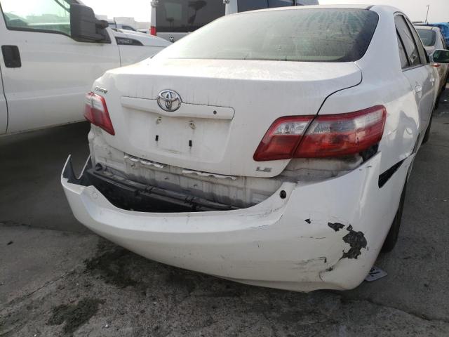 JTNBE46K673016167 - 2007 TOYOTA CAMRY CE WHITE photo 9