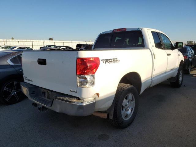 5TFUY5F16BX172776 - 2011 TOYOTA TUNDRA DOU WHITE photo 4