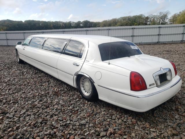 1L1FM81W31Y625332 - 2001 LINCOLN TOWN CAR E WHITE photo 3