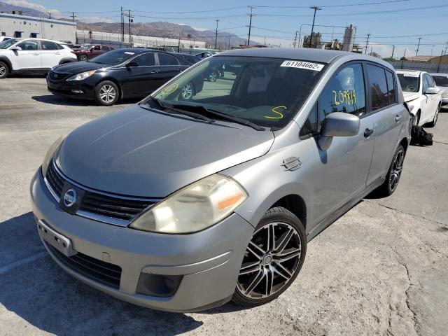 3N1BC13E47L386175 - 2007 NISSAN VERSA S SILVER photo 2