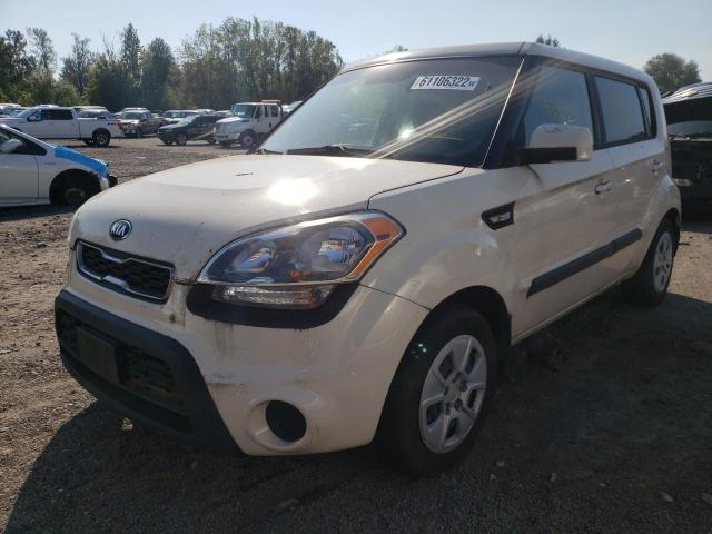 KNDJT2A53D7763192 - 2013 KIA SOUL WHITE photo 2