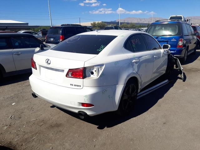 JTHBF5C21B5130682 - 2011 LEXUS IS 250 WHITE photo 4