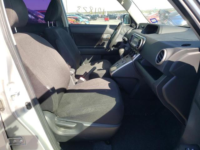 JTLKE50E791078001 - 2009 TOYOTA SCION XB SILVER photo 5