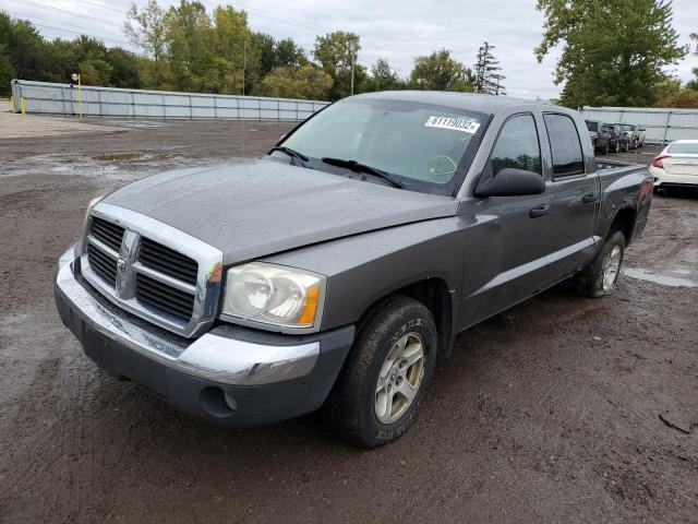 1D7HE48K25S177796 - 2005 DODGE DAKOTA QUA GRAY photo 2