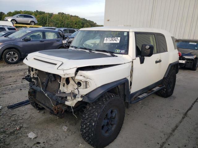 JTEBU4BF8EK183869 - 2014 TOYOTA FJ CRUISER WHITE photo 2