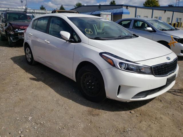 KNAFK5A89H5697427 - 2017 KIA FORTE LX WHITE photo 1