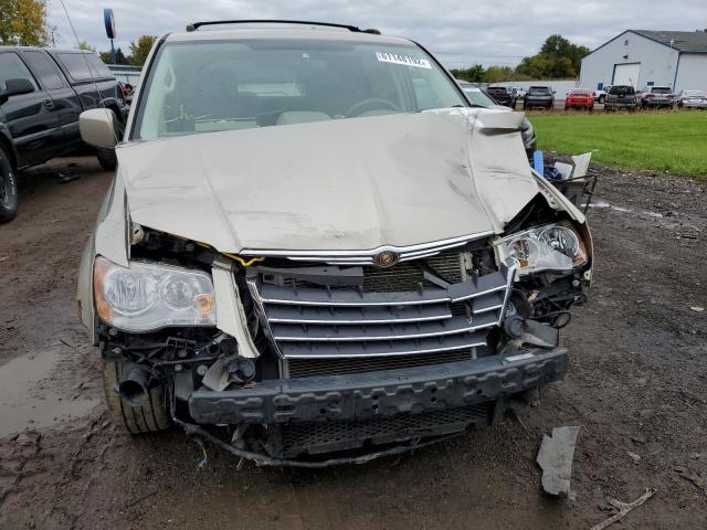 2A8HR54P08R639535 - 2008 CHRYSLER TOWN & COU BEIGE photo 9