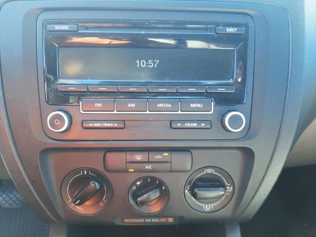 3VW2K7AJ0DM231855 - 2013 VOLKSWAGEN JETTA BASE TAN photo 9