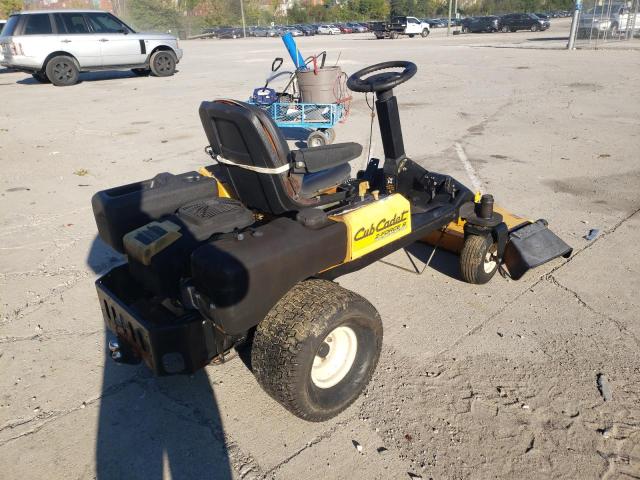 1A121Z20049 - 2011 CUB LAWN MOWER YELLOW photo 4