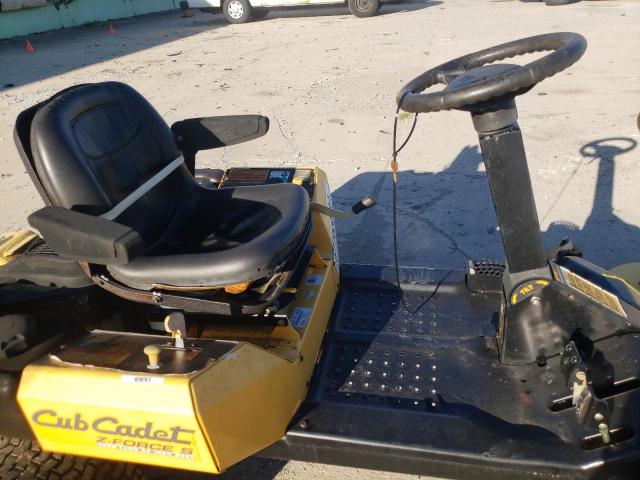 1A121Z20049 - 2011 CUB LAWN MOWER YELLOW photo 5