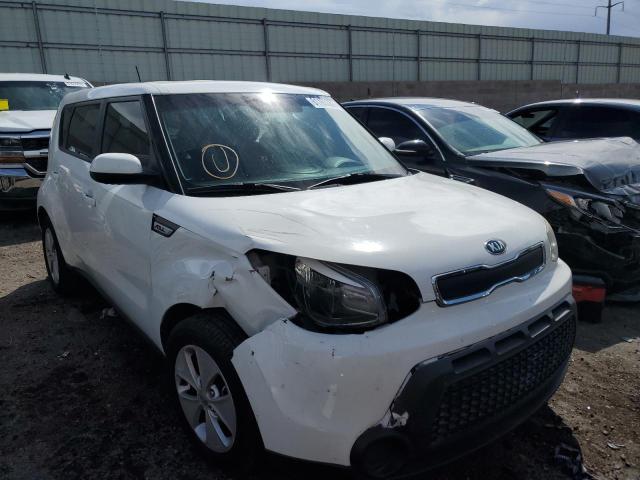 KNDJN2A26F7141186 - 2015 KIA SOUL WHITE photo 1