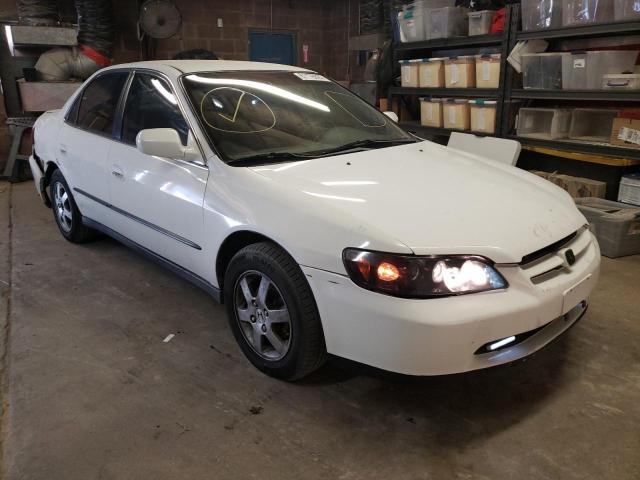 3HGCG6655YG704444 - 2000 HONDA ACCORD LX WHITE photo 1