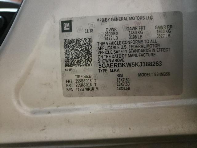 5GAERBKW5KJ188263 - 2019 BUICK ENCLAVE ES 银色 照片 10