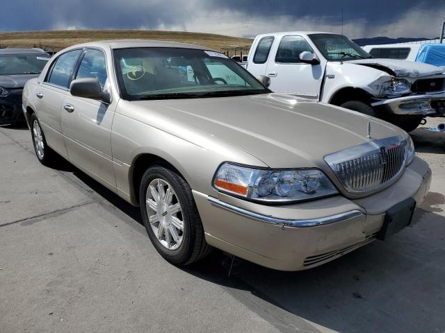 2LNBL8CV8AX629333 - 2010 LINCOLN TOWN CAR S GOLD photo 1