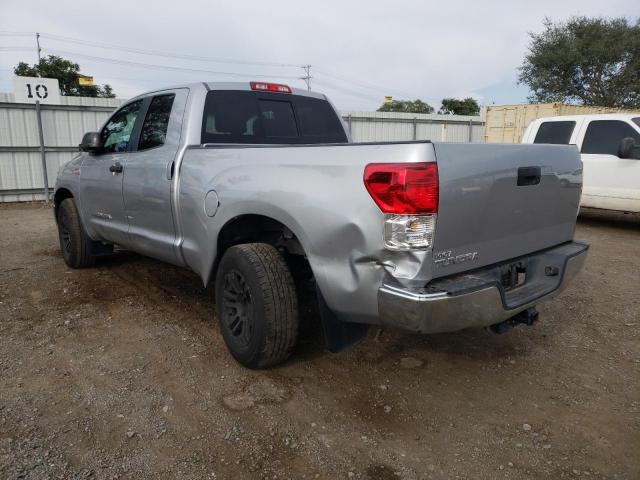 5TFRY5F1XCX120901 - 2012 TOYOTA TUNDRA DOU SILVER photo 3