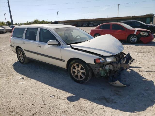 YV1SW61T032327567 - 2003 VOLVO V70 WHITE photo 1