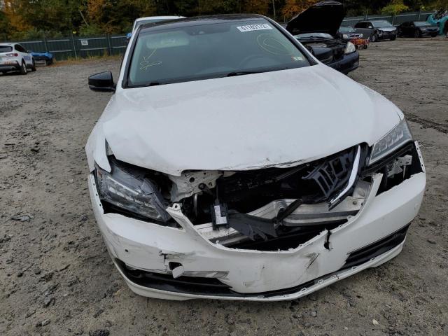 19UUB3F76GA002083 - 2016 ACURA TLX ADVANC WHITE photo 9