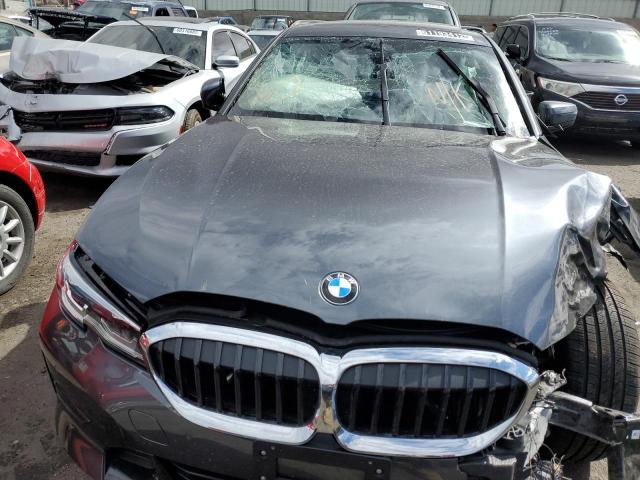 3MW5R7J05N8C63064 - 2022 BMW 330XI GRAY photo 5