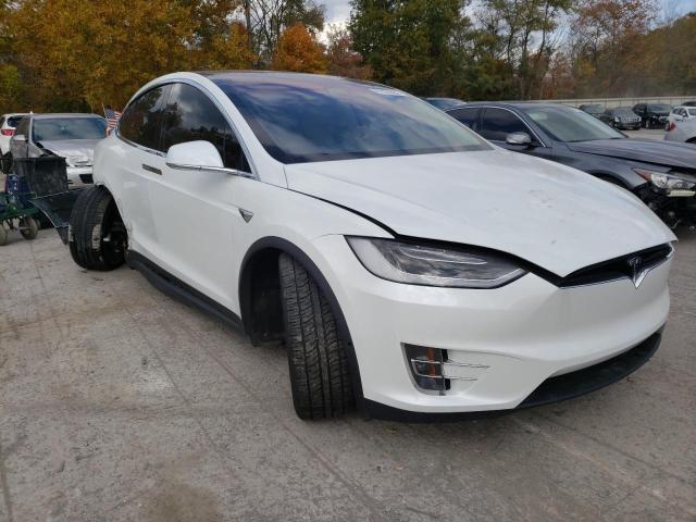 5YJXCBE28HF043607 - 2017 TESLA MODEL X WHITE photo 1