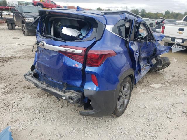 KNDEU2AA9M7160162 - 2021 KIA SELTOS S BLUE photo 4