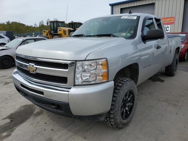 1GCSKREA0AZ122198 - 2010 CHEVROLET SILVERADO2 SILVER photo 2