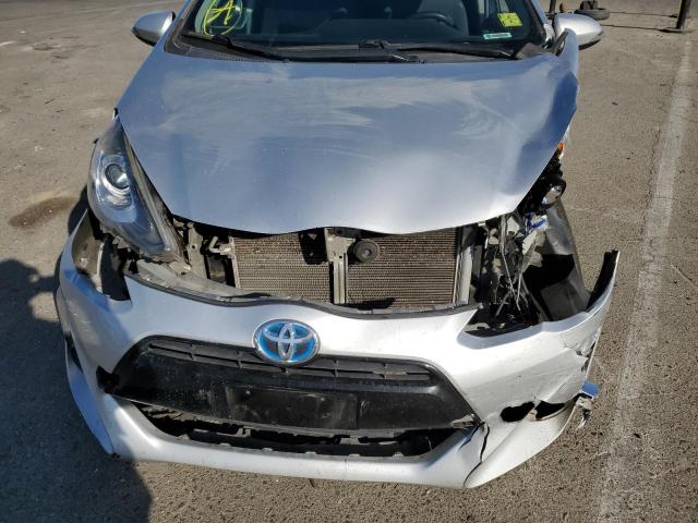 JTDKDTB32F1583650 - 2015 TOYOTA PRIUS C SILVER photo 9