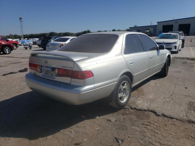 JT2BG22KXY0430010 - 2000 TOYOTA CAMRY CE SILVER photo 4