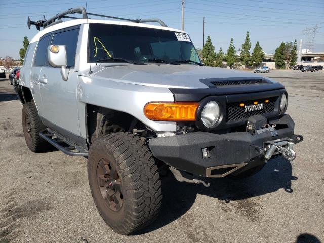 JTEBU11F170072840 - 2007 TOYOTA FJ CRUISER SILVER photo 1