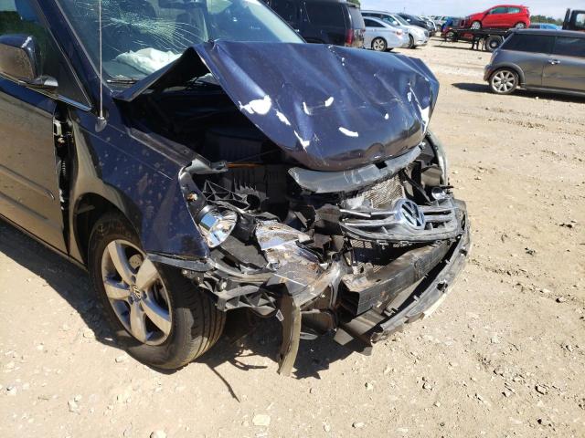 2V4RW3DG8BR625713 - 2011 VOLKSWAGEN ROUTAN SE BLUE photo 9