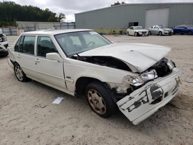 YV1KS9601V1122697 - 1997 VOLVO S90 WHITE photo 1