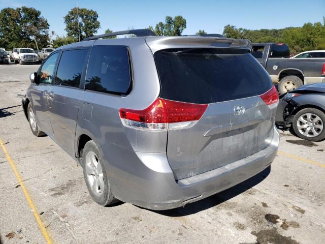 5TDKK3DC2BS035955 - 2011 TOYOTA SIENNA LE SILVER photo 3