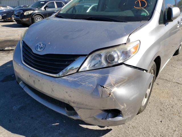 5TDKK3DC2BS035955 - 2011 TOYOTA SIENNA LE SILVER photo 9