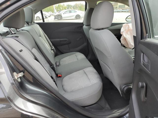 1G1JB5SG6J4135900 - 2018 CHEVROLET SONIC LS GRAY photo 6