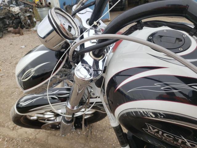 5VPXC36L393004517 - 2009 VICTORY MOTORCYCLES VEGAS JACK İki rəngli foto 9