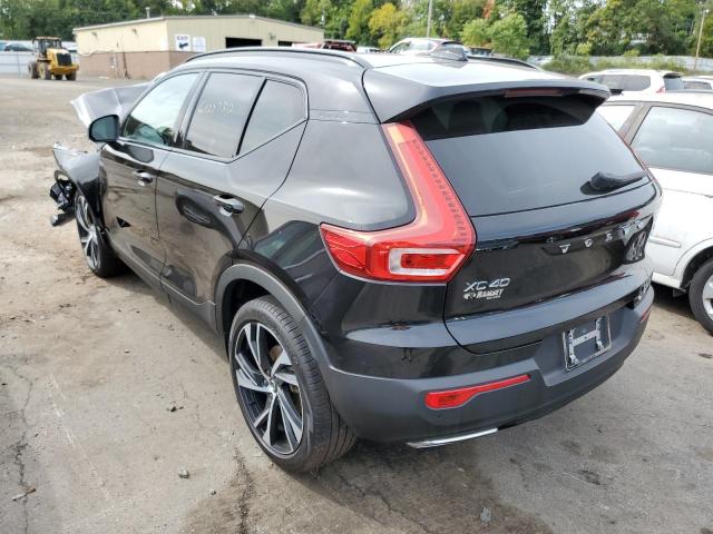 YV4162UM6L2293923 - 2020 VOLVO XC40 T5 R- BLACK photo 3