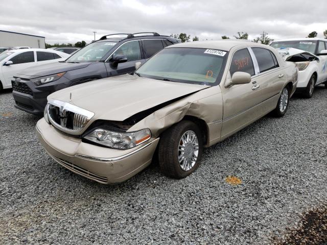 1LNHM83V26Y647664 - 2006 LINCOLN TOWN CAR D BEIGE photo 2