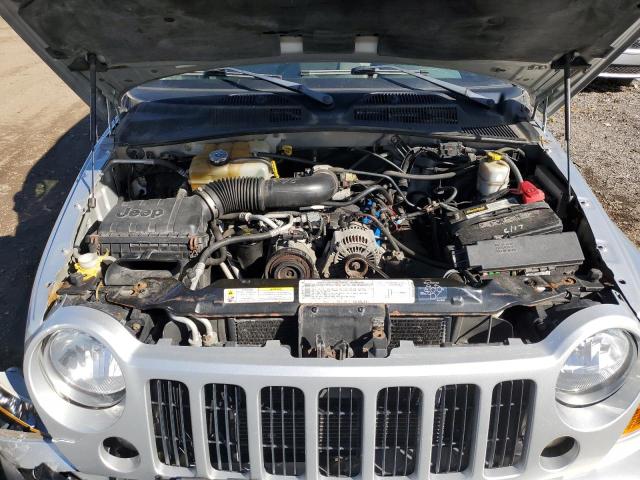 1J4GL48K06W246159 - 2006 JEEP LIBERTY SP SILVER photo 7