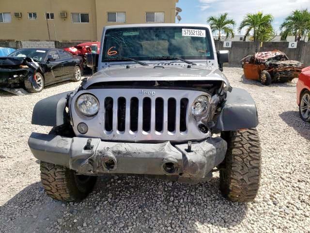 1C4BJWDG0HL672537 - 2017 JEEP WRANGLER U SILVER photo 9