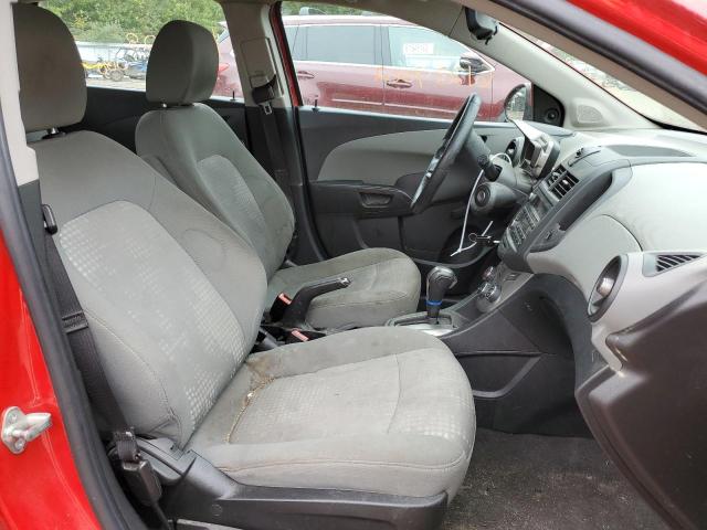 1G1JA6SH1D4156398 - 2013 CHEVROLET SONIC LS RED photo 5