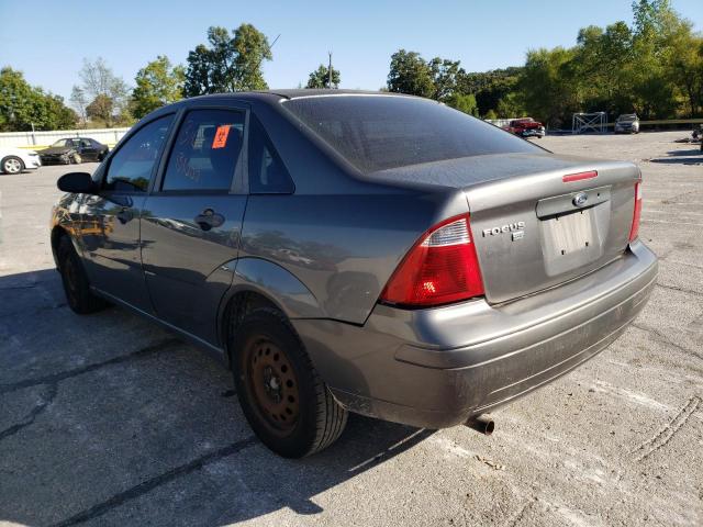 1FAHP34N57W130701 - 2007 FORD FOCUS ZX4 GRAY photo 3