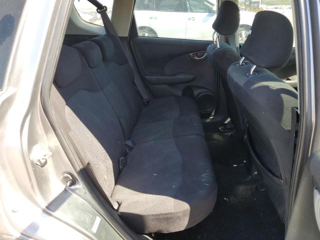 JHMGE88409S003325 - 2009 HONDA FIT GRAY photo 6