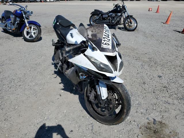 JKBZXJF17EA003820 - 2014 KAWASAKI ZX636 F WHITE photo 1