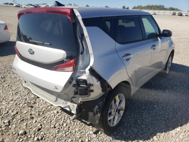 KNDJ23AU4L7035749 - 2020 KIA SOUL LX SILVER photo 4