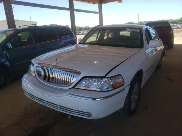 2LNBL8CV0BX752724 - 2011 LINCOLN TOWN CAR S WHITE photo 2